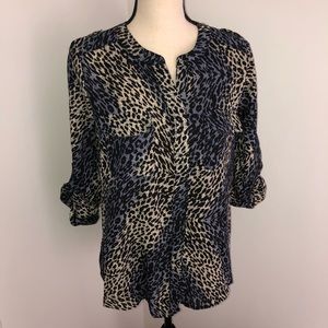 NWT! | FYLO London roll tab sleeve blouse Size M